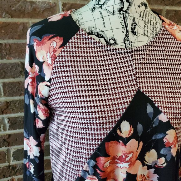 ~NEW~ Long Bell Sleeve Dress - Small - Picture 1 of 3